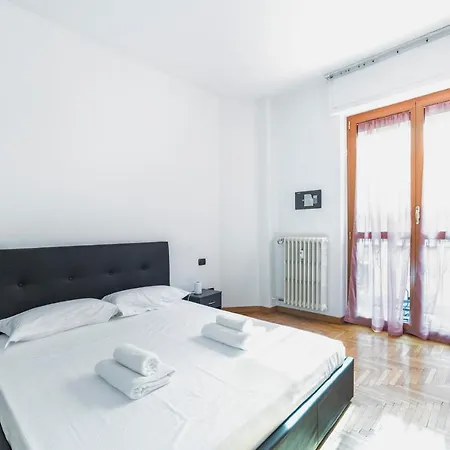 Cenisio M5 Lovely - With Balcony! 아파트