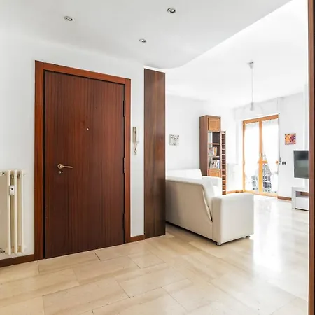 아파트 Cenisio M5 Lovely - With Balcony! 밀라노