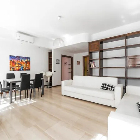 아파트 Cenisio M5 Lovely - With Balcony! 밀라노